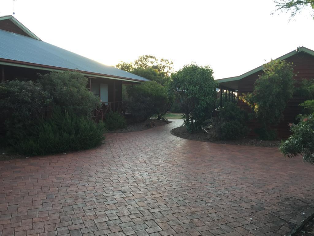 Aussie Cabins Hotel Dubbo Exterior foto